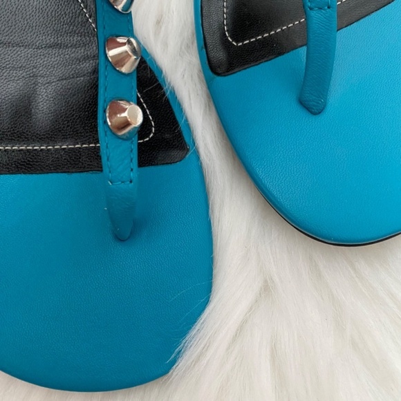 Balenciaga Caraibe Thong Studded Sandal. Pacifique. EU 39.5 - Picture 3 of 11